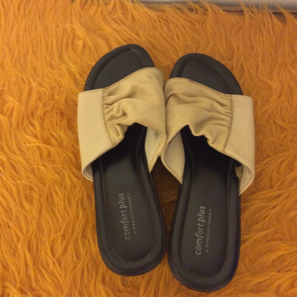 Sandals - Picture 9 of 10